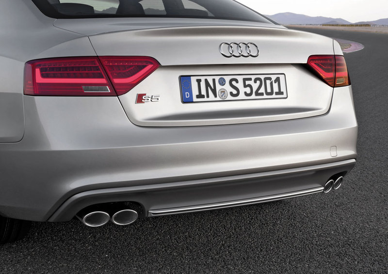 2011-audi-s5-coupe_8