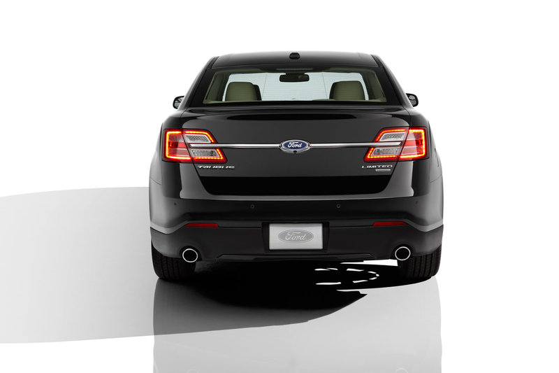 2013-ford-taurus-limited_4